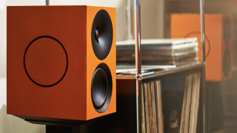 Die Aktivboxen Cambridge Audio L/R X in Orange